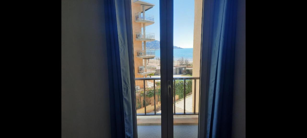 Апартаменты Castell Joncar,30 M De La Playa, 1Era Linea De Mar, Vista Al Mar Росас Экстерьер фото